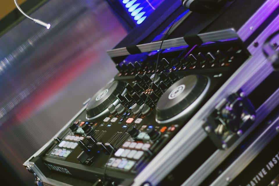 DJ Equipment Reviews - DJ Equipment