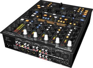Top DJ Mixers - Behringer DDM4000
